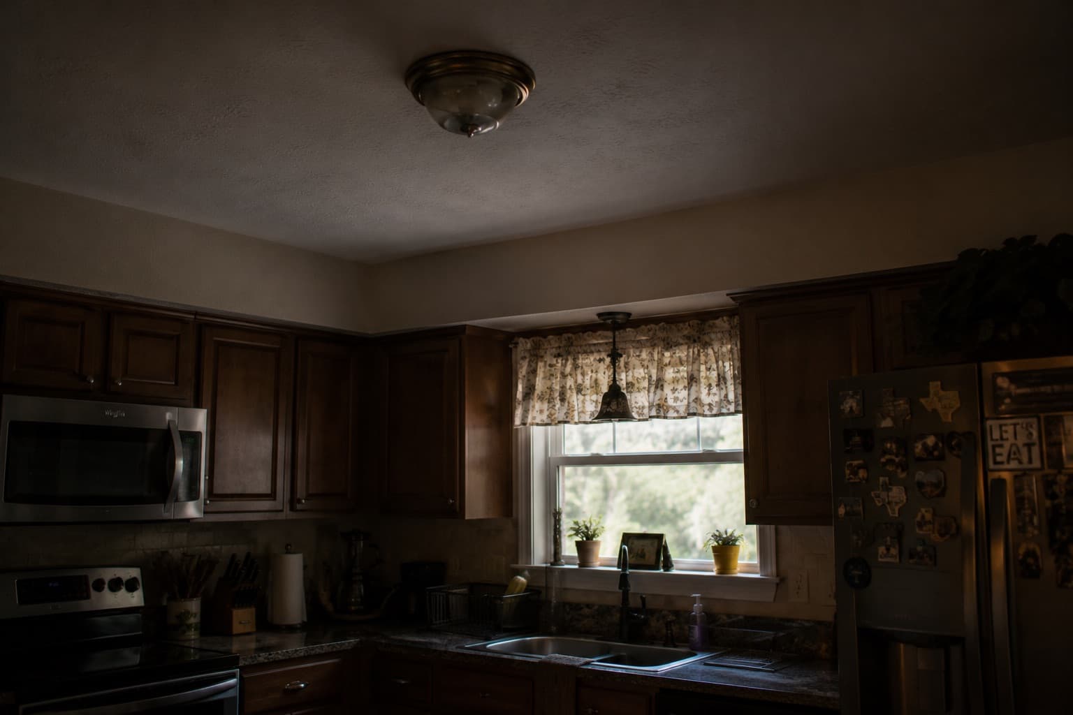 Inadequate lighting in the kitchen