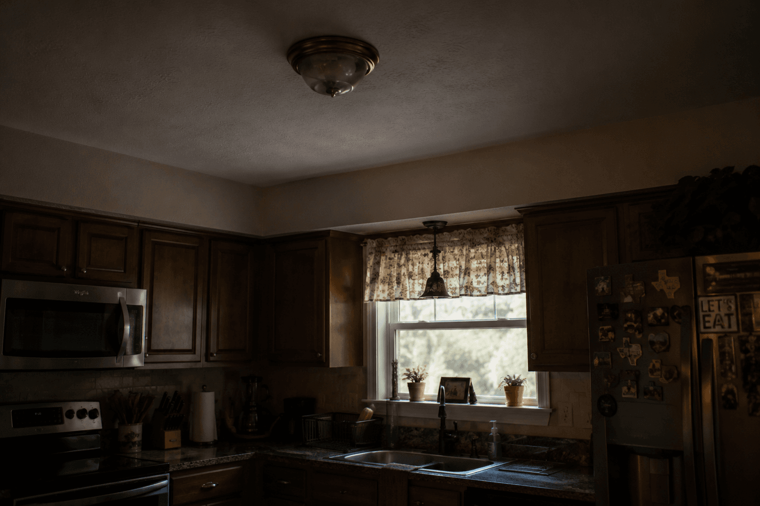Inadequate lighting in the kitchen