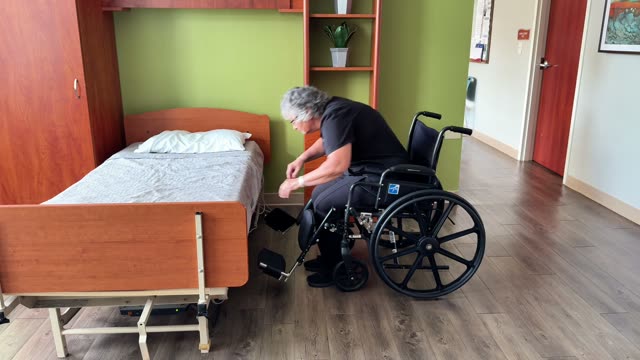 Wheelchair to bed: unsafe transfer 2