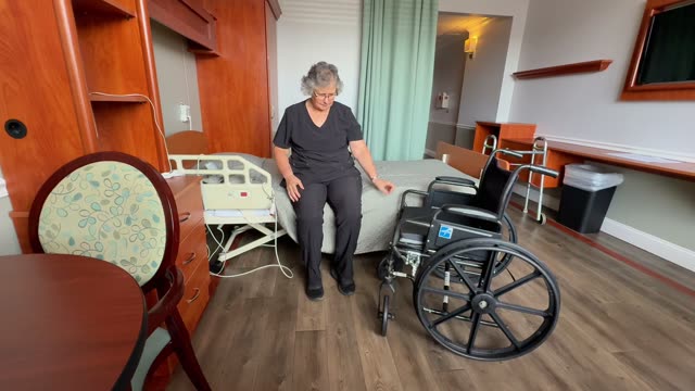 Bed to wheelchair: unlocked brakes